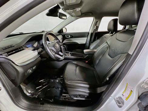 Used 2022 Jeep Compass Limited AWD/4WD image 19