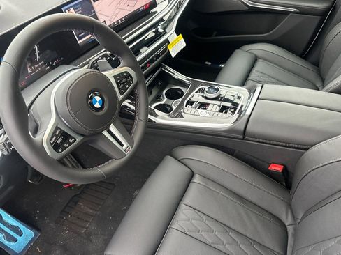 New 2026 BMW X7 M60i image 4
