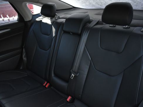 Used 2016 Ford Fusion Titanium image 16