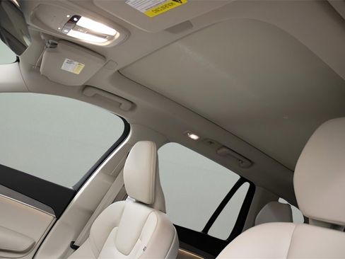 New 2025 Volvo XC90 B6 Plus w/ Protection Package Premier image 29