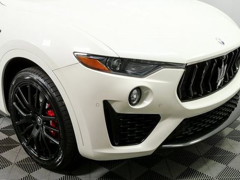 Certified 2022 Maserati Levante Modena image 40