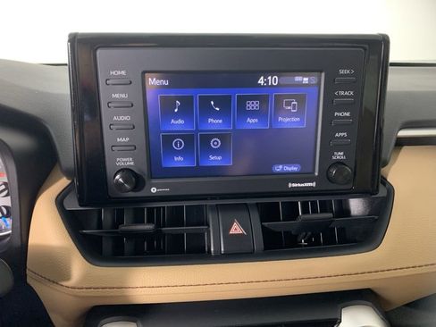 Used 2021 Toyota RAV4 LE AWD/4WD image 23
