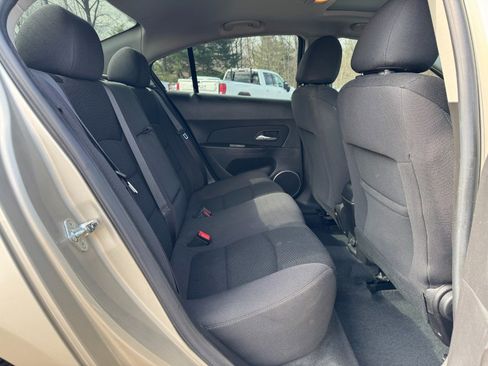 Used 2015 Chevrolet Cruze LT image 17