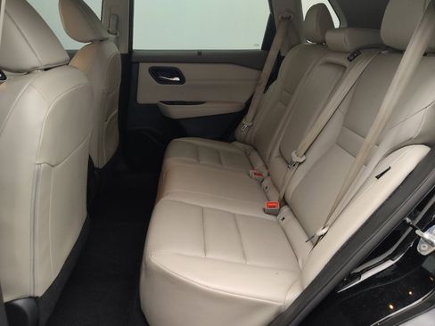 Used 2023 Nissan Rogue SV w/ SV Premium B Package FWD image 18