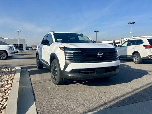 New 2026 Nissan Kicks SV image 3