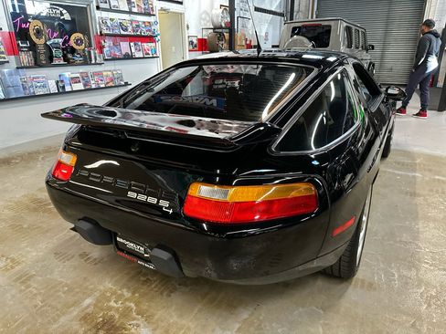 Used 1988 Porsche 928 S4 image 6