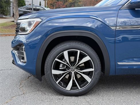 New 2026 Volkswagen Atlas Cross Sport SEL Premium R-Line image 8