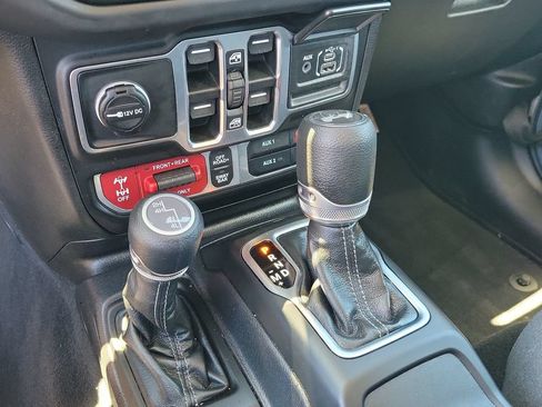 Used 2026 Jeep Wrangler Unlimited Rubicon AWD/4WD image 27
