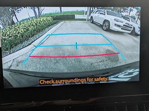 Used 2025 Toyota Corolla Cross LE FWD image 14