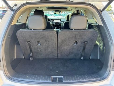 Used 2023 Kia Sorento EX w/ Panoramic Sunroof Package image 9