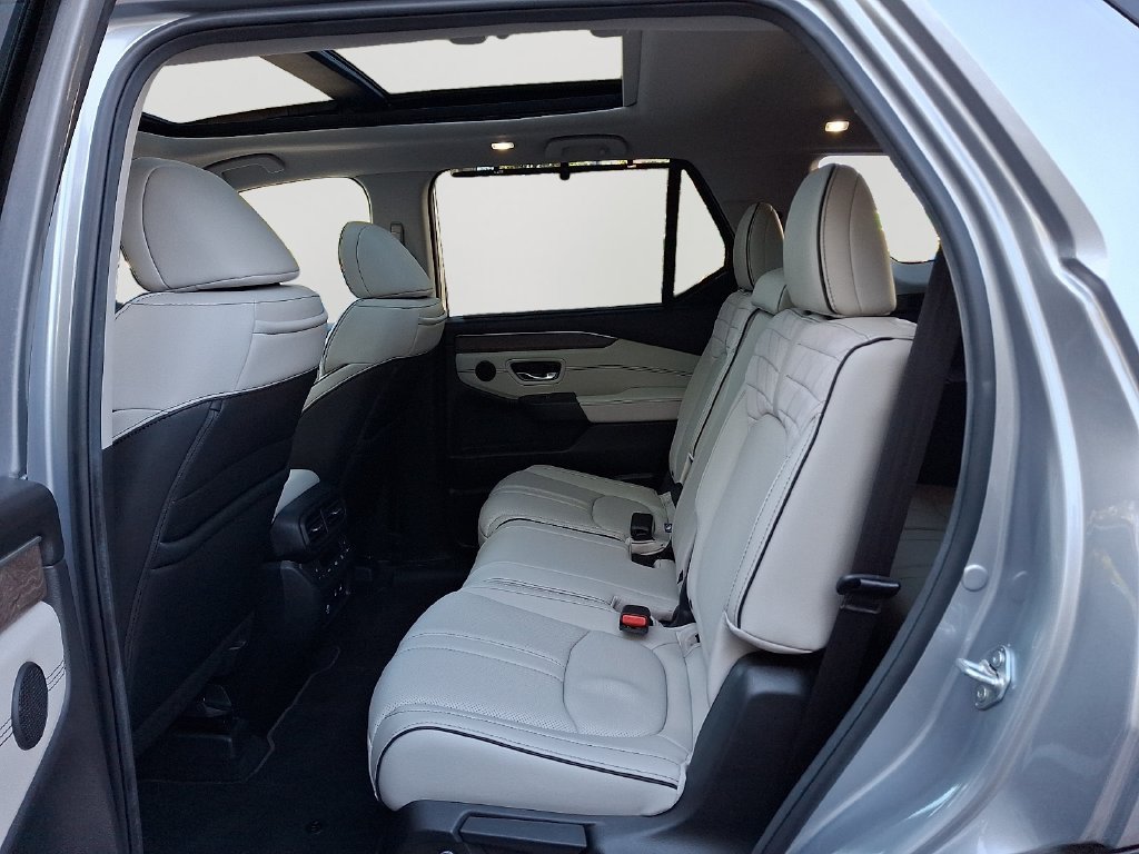 Used 2026 Honda Pilot Elite image 9