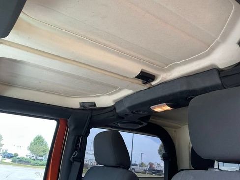 Used 2011 Jeep Wrangler Sahara w/ Connectivity Group AWD/4WD image 29
