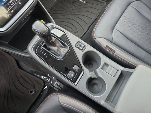 Used 2024 Subaru Crosstrek 2.5i Limited image 31