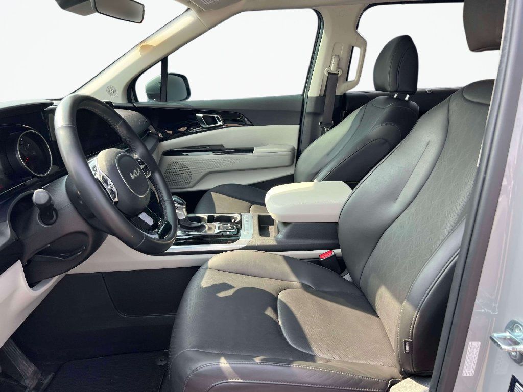 Certified 2023 Kia Carnival EX FWD image 15