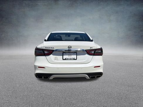 Used 2023 Nissan Maxima SV w/ Floor Mat Group FWD image 6