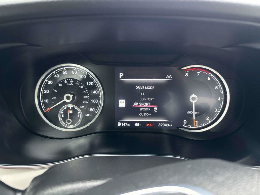 Used 2025 Genesis G70 2.5T AWD/4WD image 31