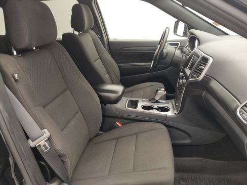 Used 2021 Jeep Grand Cherokee Laredo AWD/4WD image 21