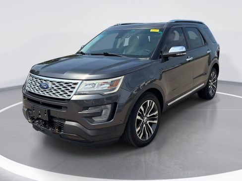 Used 2017 Ford Explorer Platinum AWD/4WD image 3