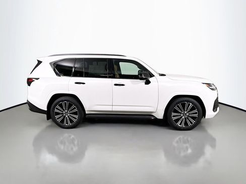 New 2026 Lexus LX 700h Luxury image 4