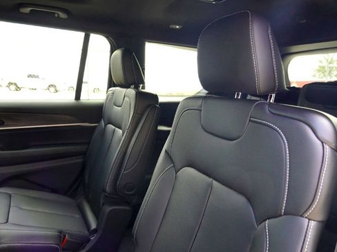 New 2025 Jeep Grand Cherokee L Limited image 26