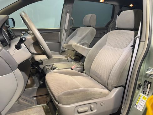 Used 2006 Toyota Sienna LE FWD image 11