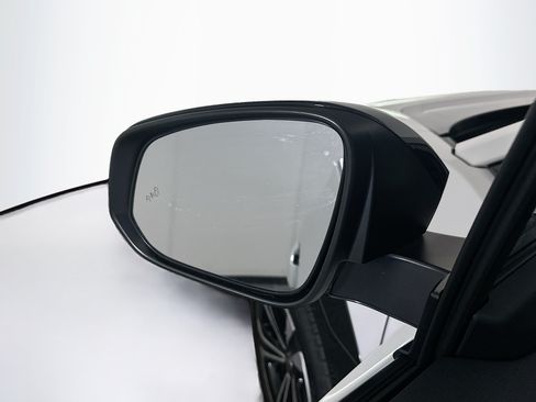 Used 2025 Toyota bZ4X FWD image 16