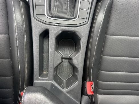 Used 2022 Volkswagen Jetta SE w/ Panoramic Sunroof Package FWD image 28