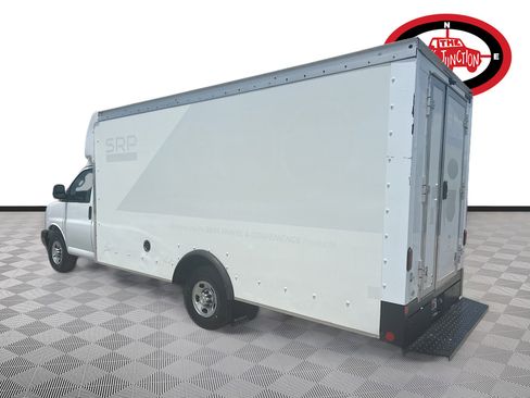 Used 2021 Chevrolet Express 3500 w/ Power Convenience Package RWD image 5
