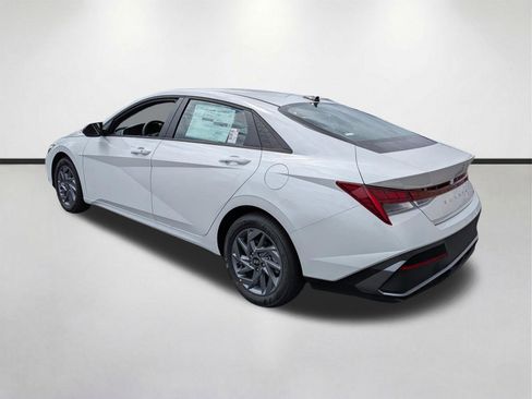 New 2026 Hyundai Elantra Sport FWD image 5