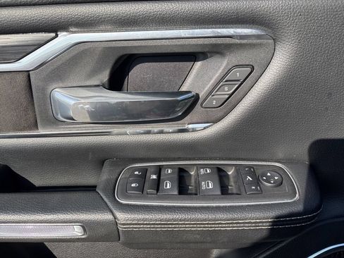 Used 2024 RAM 1500 Laramie AWD/4WD image 36