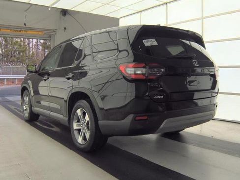 Used 2025 Honda Pilot EX-L image 4