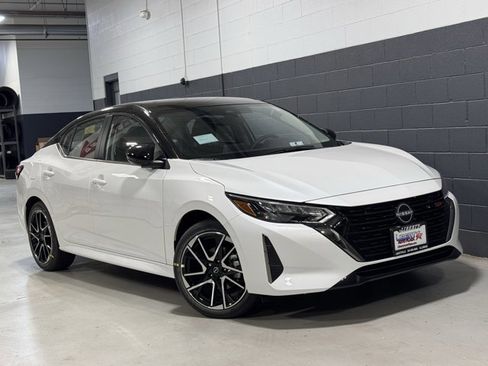 New 2025 Nissan Sentra SR image 2