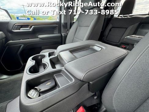 Used 2023 Chevrolet Silverado 1500 LT w/ Z71 Off-Road Package AWD/4WD image 16