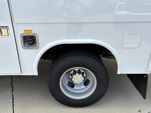 New 2025 Chevrolet Express 3500 w/ Power Convenience Package image 17