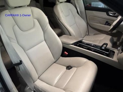 Used 2024 Volvo XC60 T8 Plus w/ Protection Package Premier AWD/4WD image 3