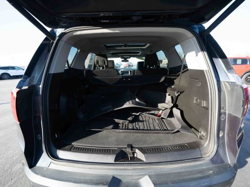 Used 2018 GMC Acadia SLT image 28