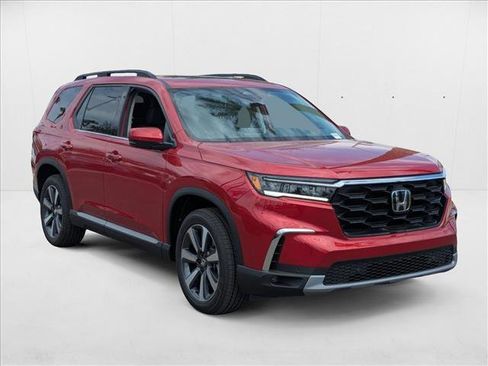 New 2025 Honda Pilot Touring image 7