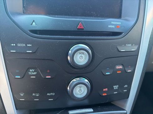 Used 2013 Ford Explorer XLT FWD image 15
