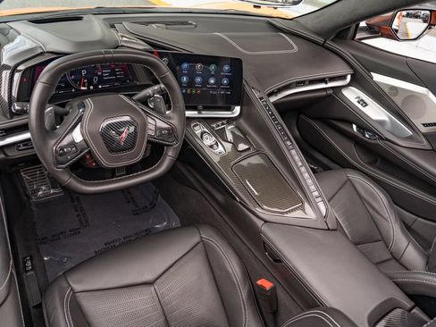 Used 2022 Chevrolet Corvette Stingray Premium Cpe w/ Z51 Performance Package RWD image 17