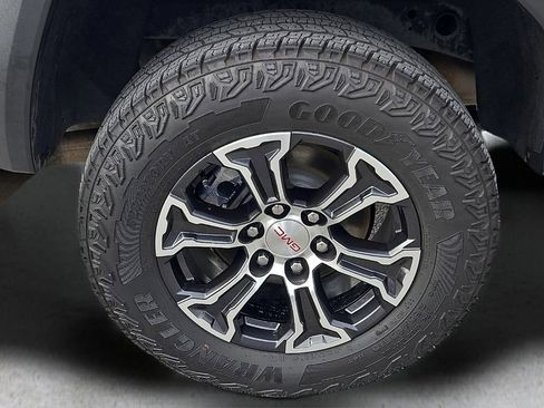 Used 2024 GMC Canyon AT4 w/ AT4 Premium Package image 8