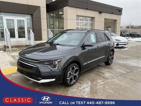 Used 2023 Kia Niro EX Touring image 1