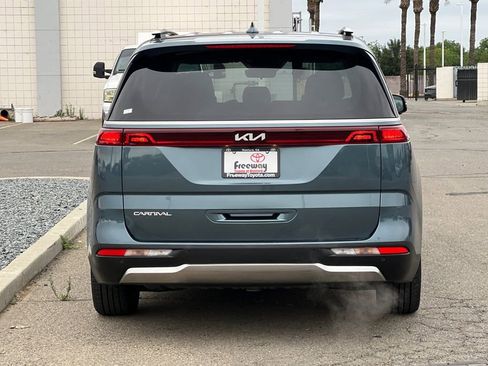 Used 2024 Kia Carnival SX FWD image 6
