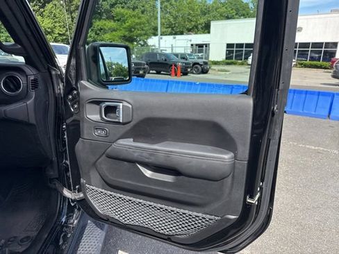 Used 2023 Jeep Wrangler Unlimited Sahara w/ Cold Weather Group AWD/4WD image 33