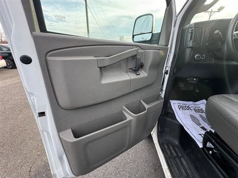 Used 2019 Chevrolet Express 3500 w/ Driver Convenience Package image 30