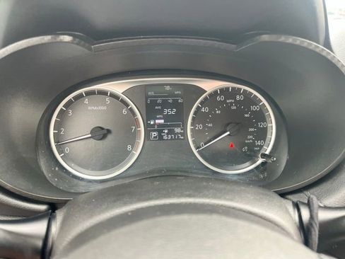 Used 2020 Nissan Versa S image 17