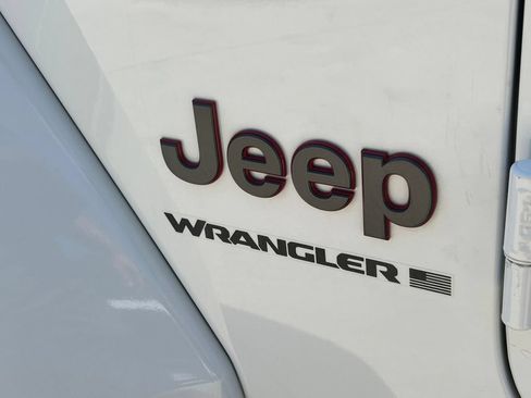 Used 2023 Jeep Wrangler Unlimited Rubicon w/ LED Lighting Group AWD/4WD image 14