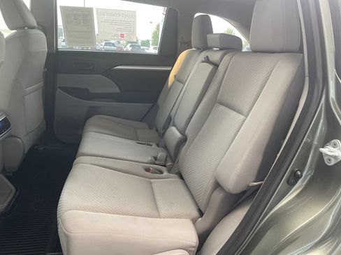 Certified 2017 Toyota Highlander LE AWD/4WD image 5