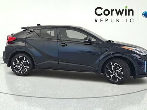 Used 2021 Toyota C-HR XLE FWD image 7