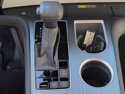 Used 2025 Toyota Sienna LE w/ LE Plus Package image 21