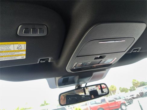 Used 2023 Ford F150 4x4 SuperCrew Hybrid image 32